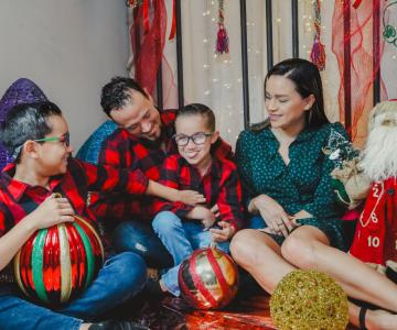 Celebran la magia de la temporada con sesión de fotos navideña