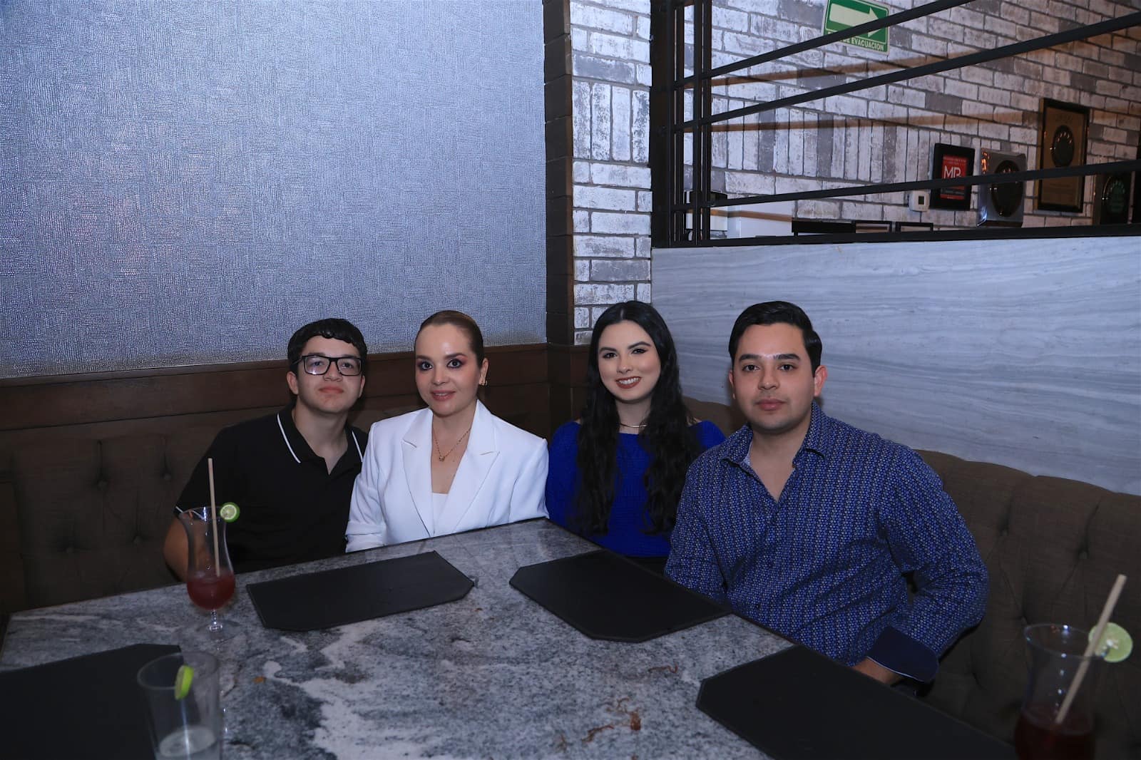 Comparten una fantástica cena en Mochomos Fusión Sonorense