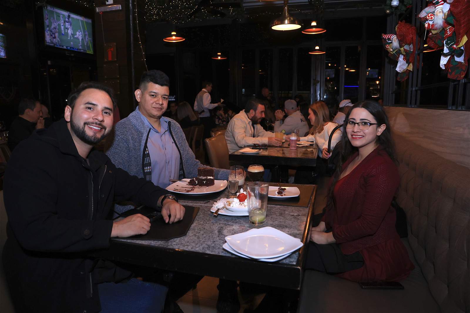 Comparten una fantástica cena en Mochomos Fusión Sonorense