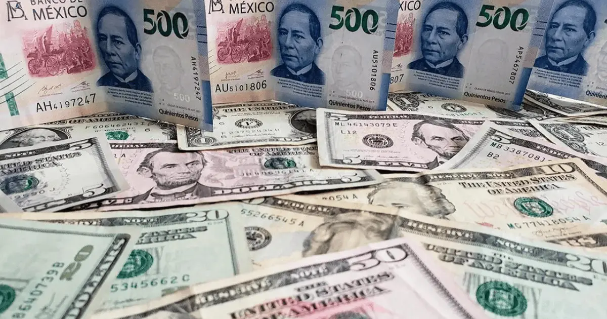 Peso gana terreno al dólar; abre en 17.72 al mayoreo este viernes