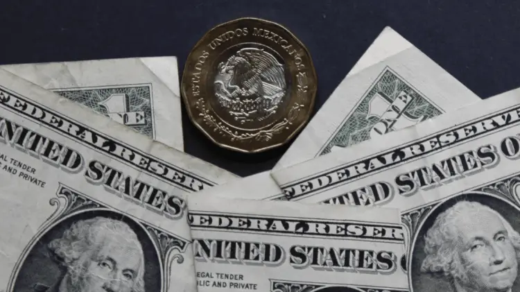 Precio del dólar abre en 18.97 pesos este martes 