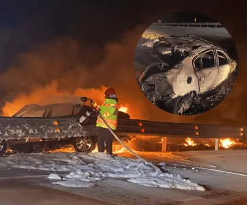 Vuelca vehículo, se incendia y es abandonado en carretera Santa Ana-Magdalena
