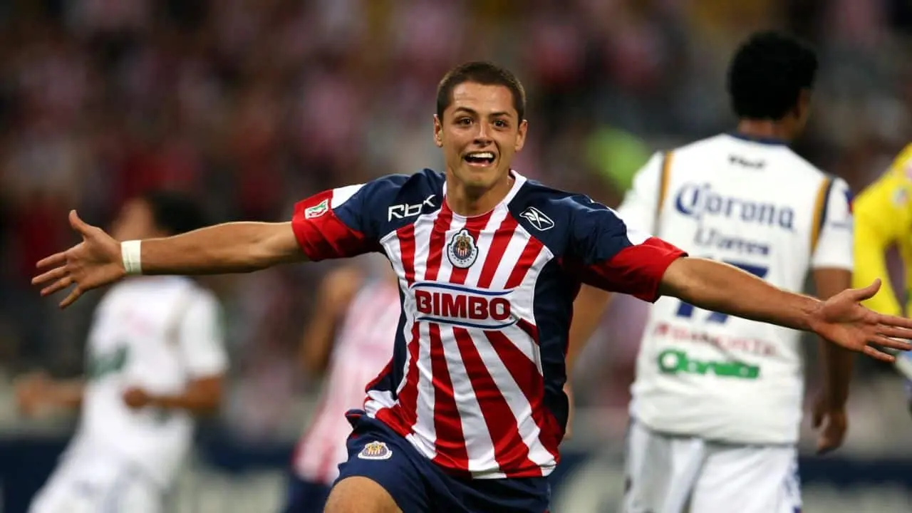 Chicharito Hernández ya casi adentro de Chivas: Reportes