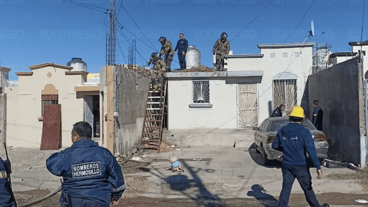 Explota tanque de gas en el traspatio de un domicilio en Villa Colonial