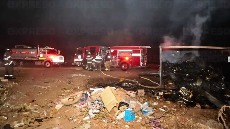 Las acciones para apagar el fuego se alargaron por alrededor de 30 minutos. (Cristian Ruiz/EXPRESO)