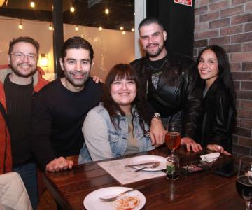 Disfrutan de gran ambiente en Amante Brew