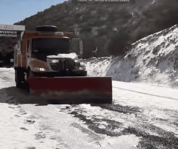 Protección Civil retira nieve y hielo en el Puerto San Luis