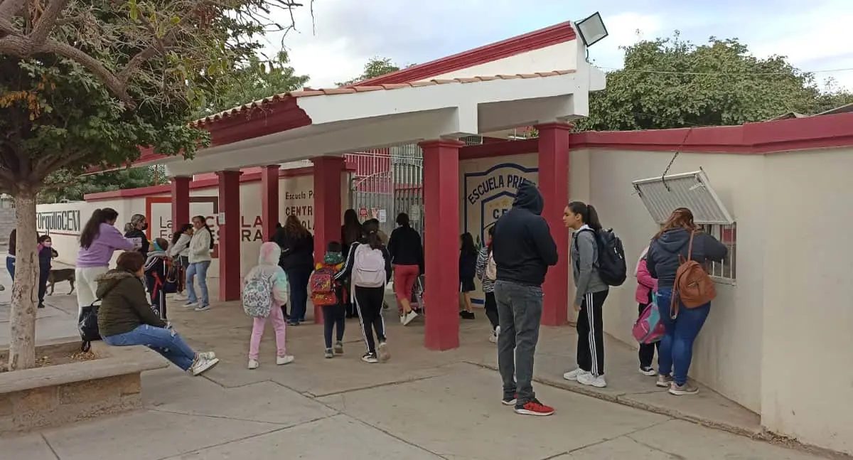 Regresan a clases en Navojoa miles de estudiantes de nivel básico