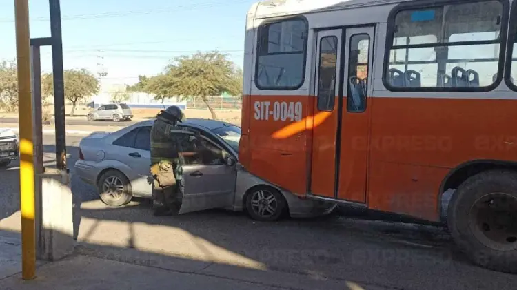 Elementos de Bomberos y Policía Municipal acudieron al lugar. (Foto: Tadeo Cruz/EXPRESO)