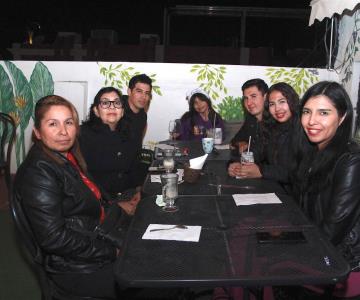 Buena charla entre amigos En Casa Garmendia, Café y Churrería