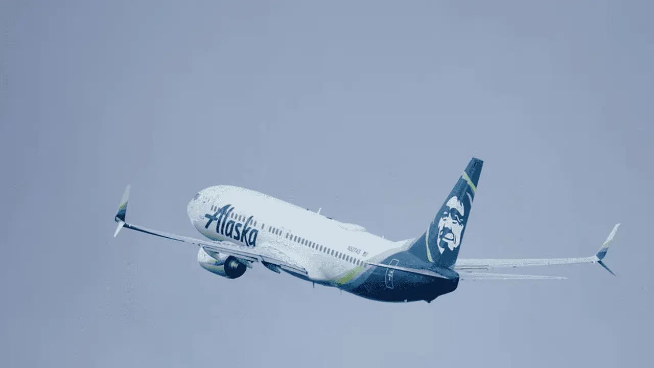 Compensan a Alaska Airlines con 160 MDD por problemas con Boeing 737-9