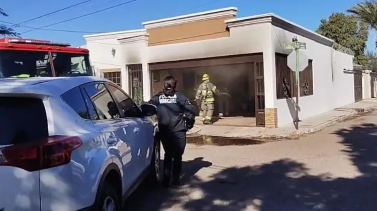 Elementos de Bomberos acudieron como primeros respondientes. (Foto: Especial/EXPRESO)