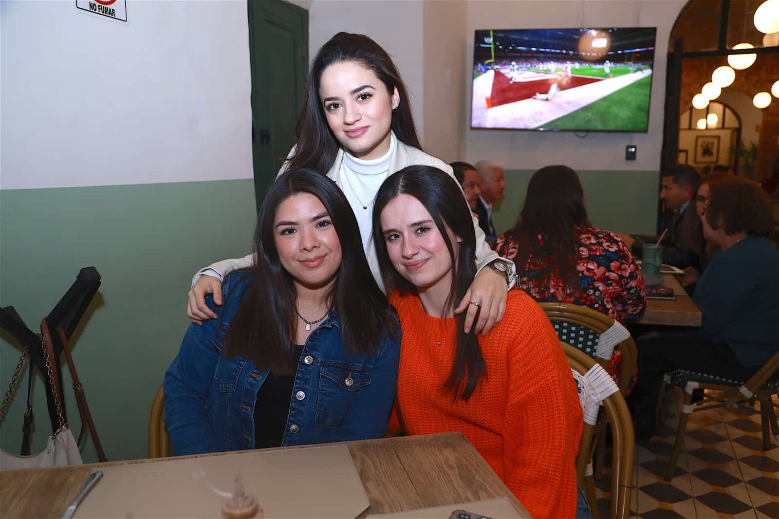 Tienen una agradable convivencia en Casona Obregón 55