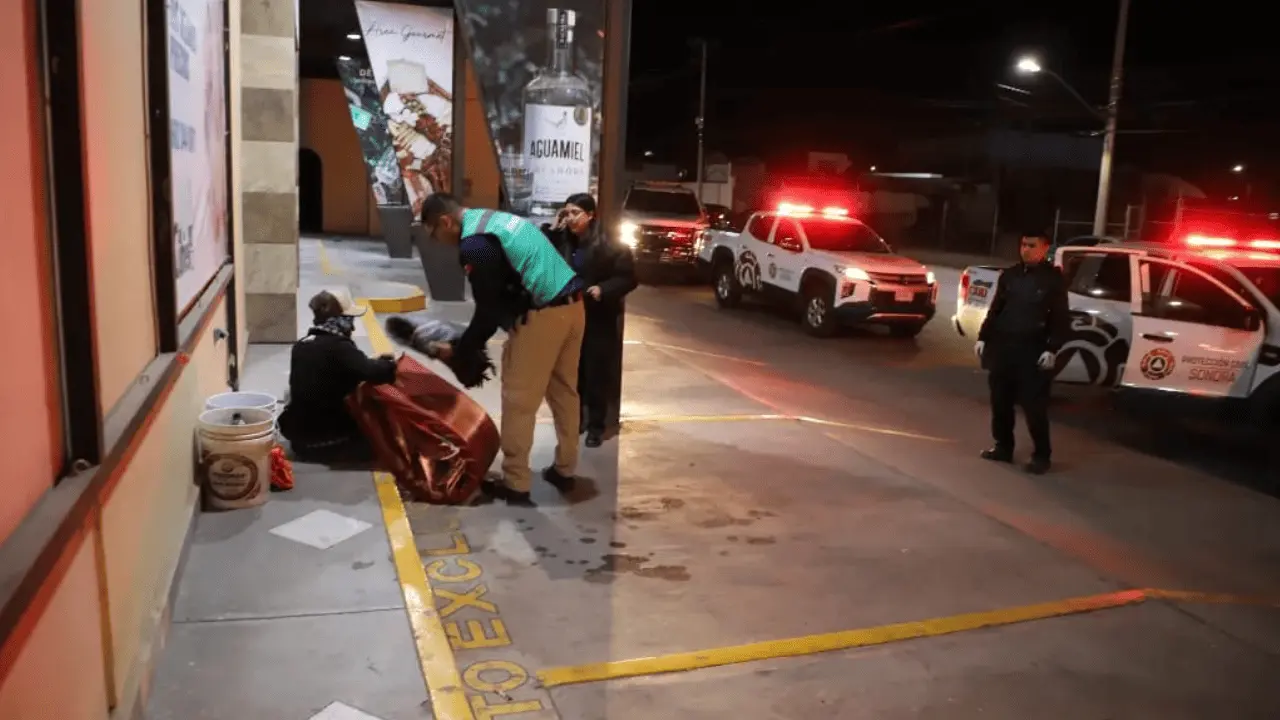 Entrega CEPC cobijas y colchonetas a personas vulnerables en Hermosillo