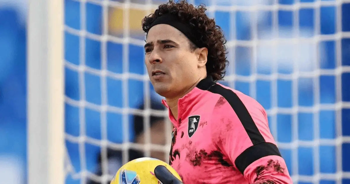 Dos meses después, Ochoa regresa a la actividad con Salernitana tras lesión