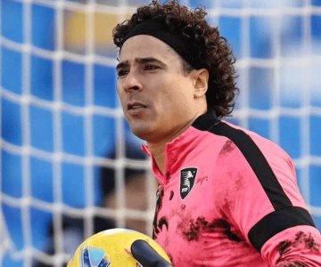 Dos meses después, Ochoa regresa a la actividad con Salernitana tras lesión