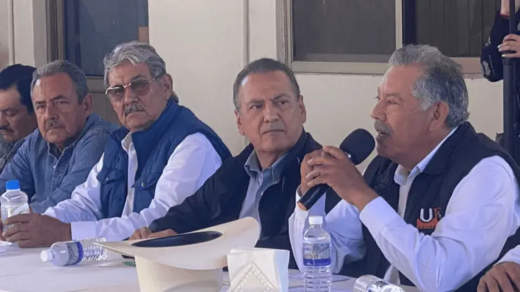 El político priísta destacó que el campo está abandonado. (Foto: Ana Camargo / EXPRESO).