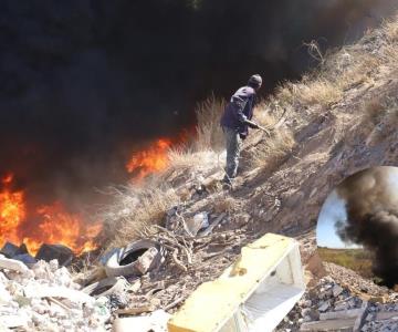 Un fuerte incendio se salió de control en la colonia Buena Vista