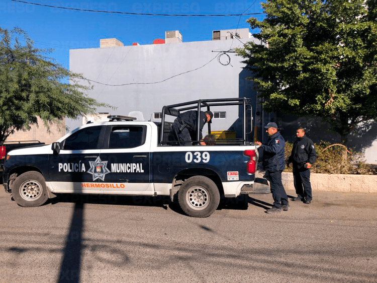 Mujer presenta crisis nerviosa en pleno centro de Hermosillo