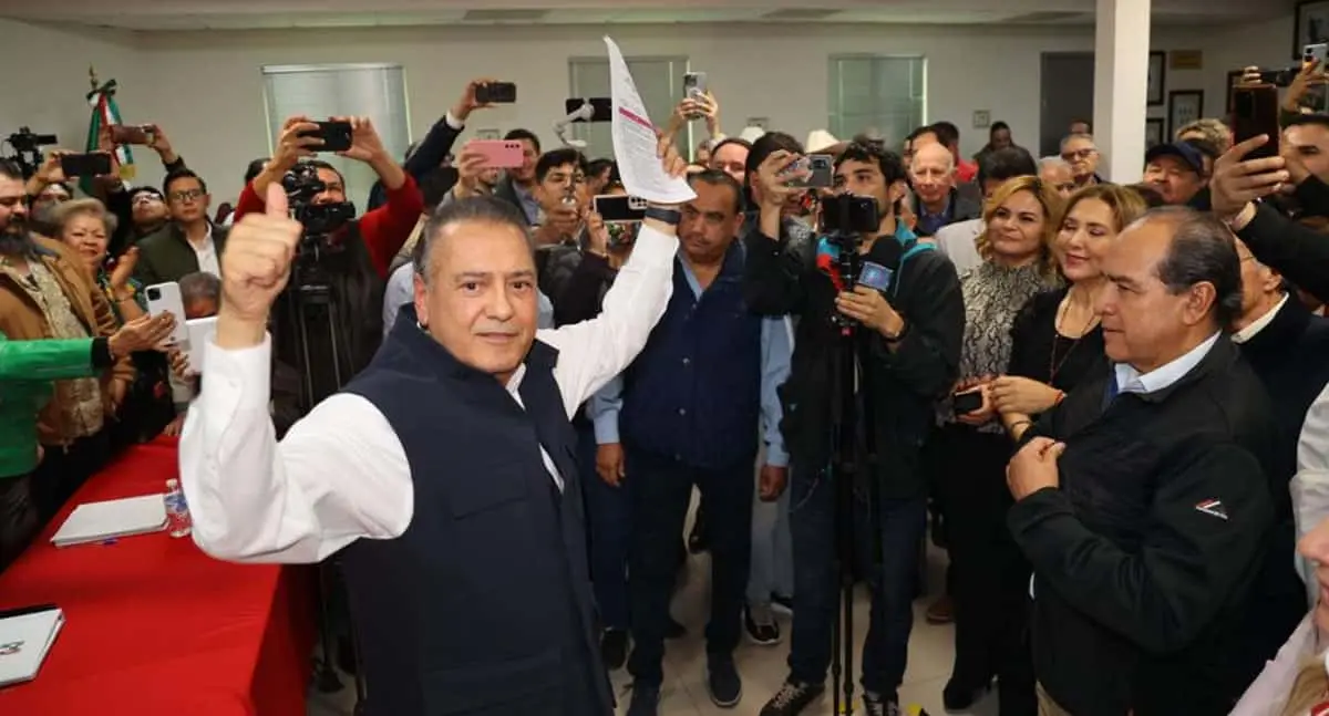 Beltrones se registra como aspirante a la candidatura del Senado en el PRI