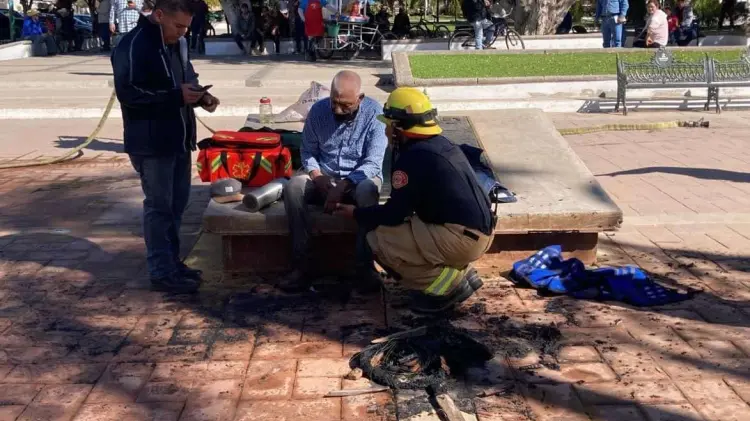Jubilado se prende fuego frente al Palacio de Huatabampo por falta de pago