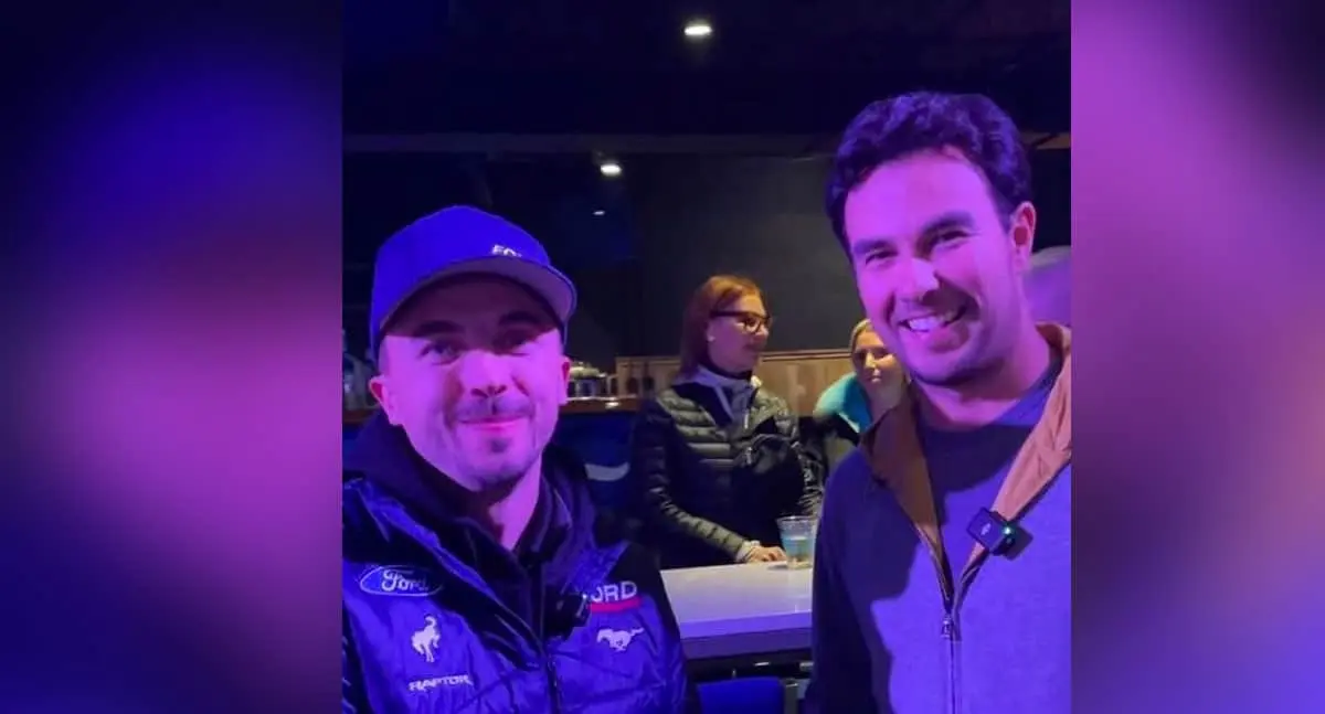 Checo Pérez se destapa con Frankie Muniz