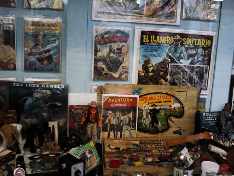 El maestro Francisco Ceballos tiene la colección que soñó en su infancia
