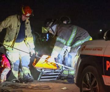 Hombre de 55 años fue rescatado luego de caer al un canal