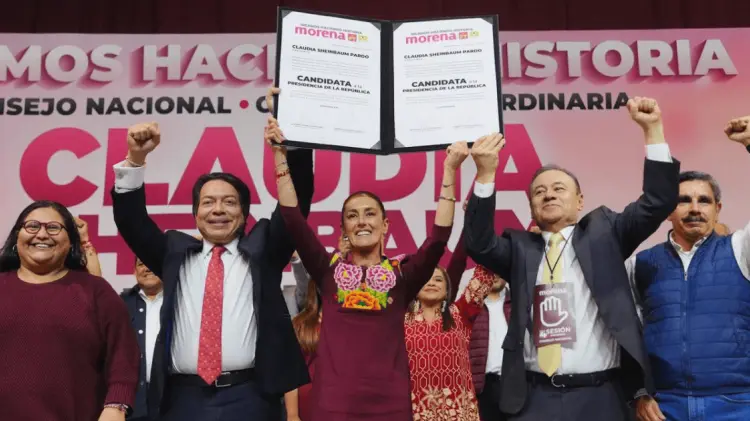 Claudia recibió el acta que la acredita como candidata presidencial de Morena. (Foto: Cortesía)
