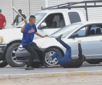 Cinco personas terminan detenidas tras riña en la vía pública