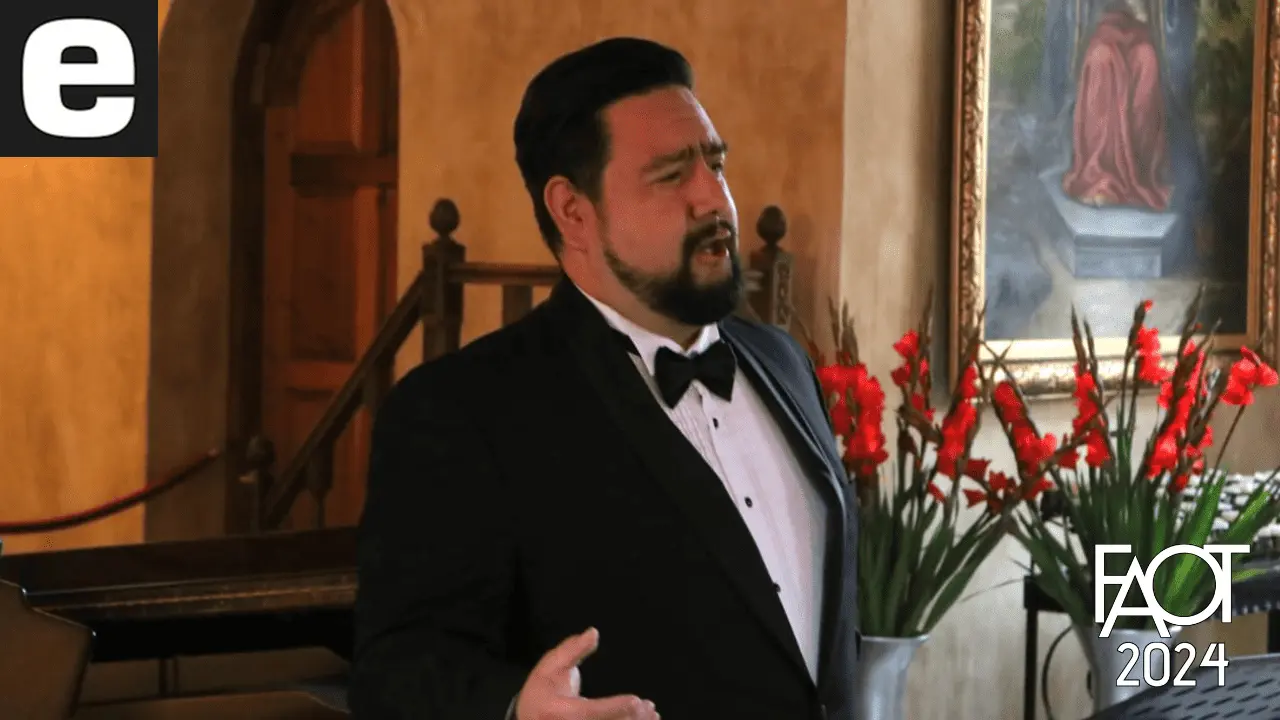 Christopher Roldán hace vibrar la Capilla de la Hacienda de los Santos
