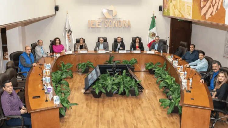 A partir de las 7:00 horas se declara la sesión permanente en el IEE Sonora. (Especial / EXPRESO)