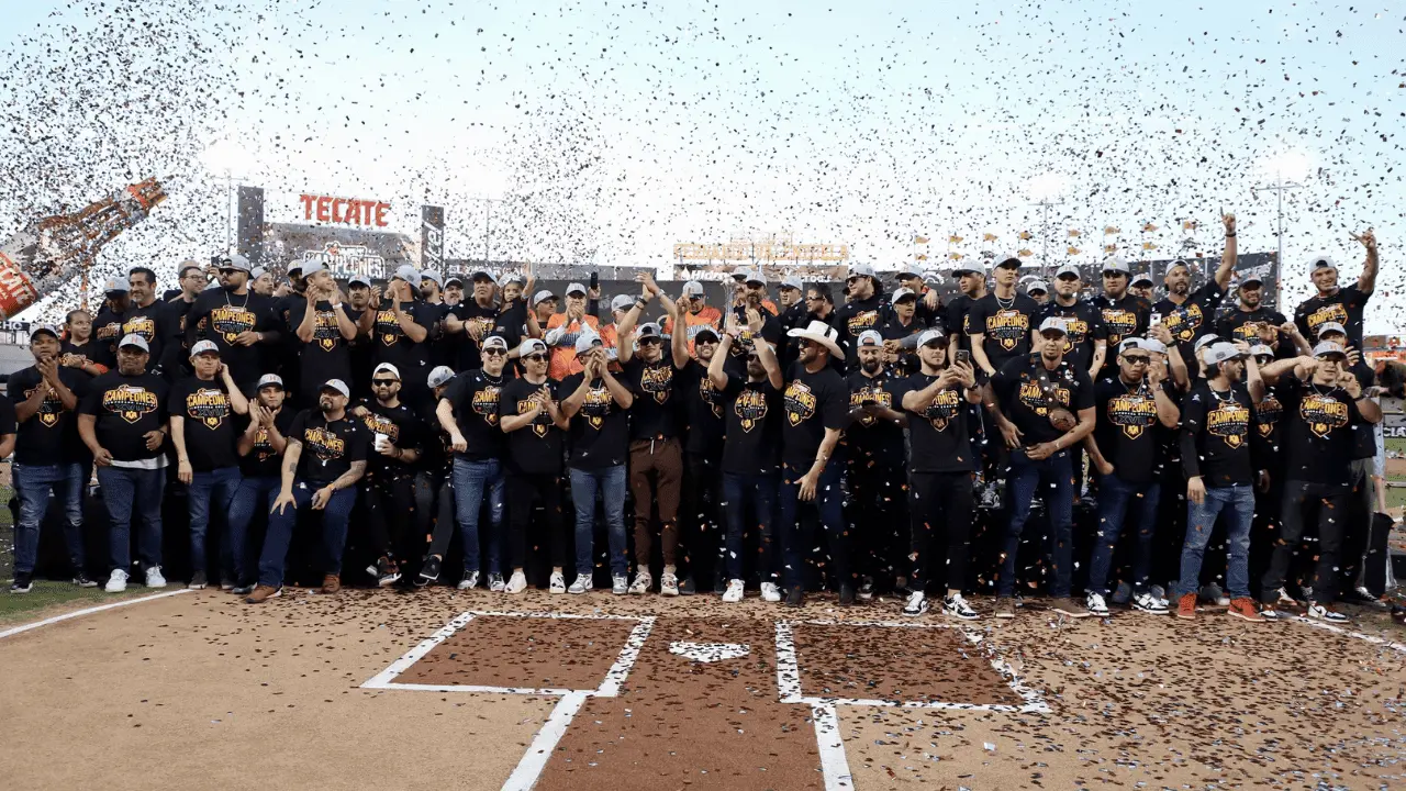 Naranjeros festejan campeonato en su casa y con su gente