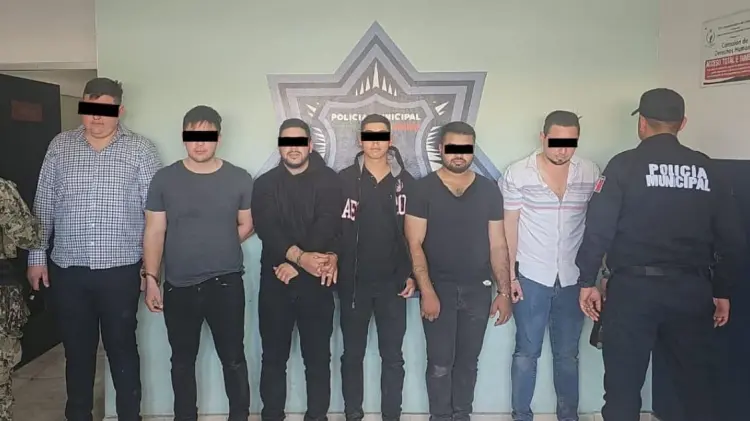 Seis hombres y dos mujeres fueron arrestados por de la SSP. (Foto: Especial/EXPRESO)