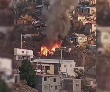 Fuego consume vivienda en la colonia Colosio