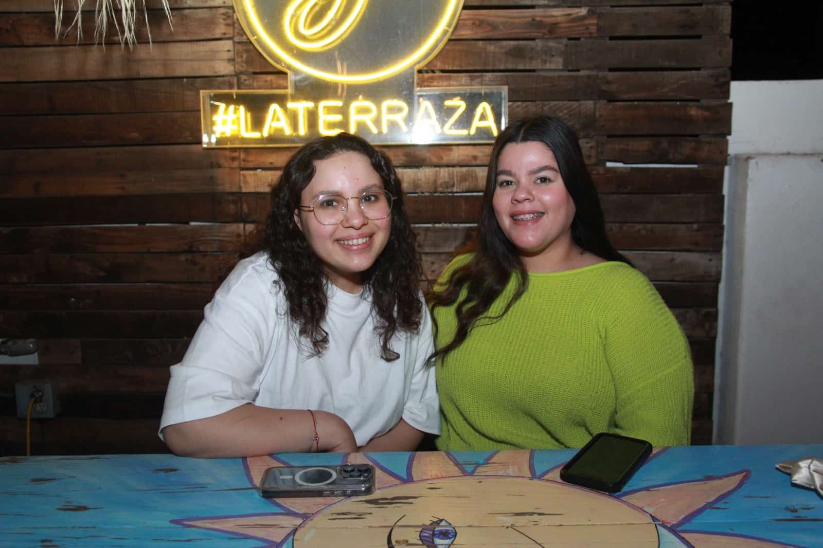 Disfrutan de una amena tarde en Casa Garmendia, Café y Churrería