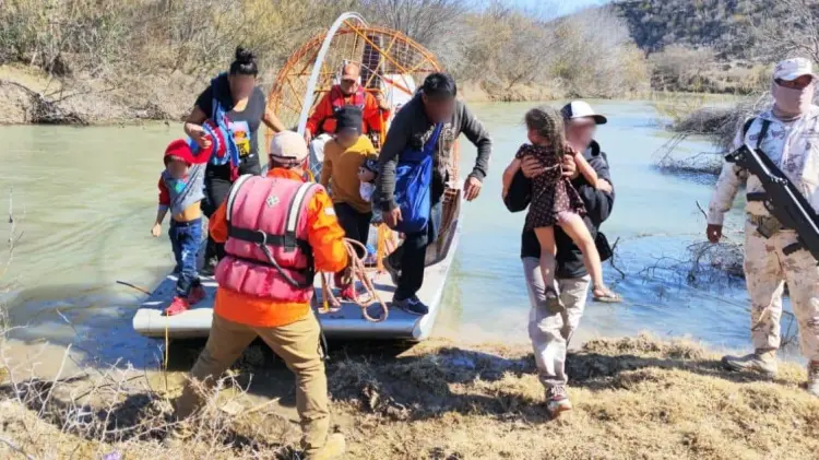 Agentes del Grupo Beta brindaron auxilio a las personas. (Foto: Instituto Nacional de Migración)