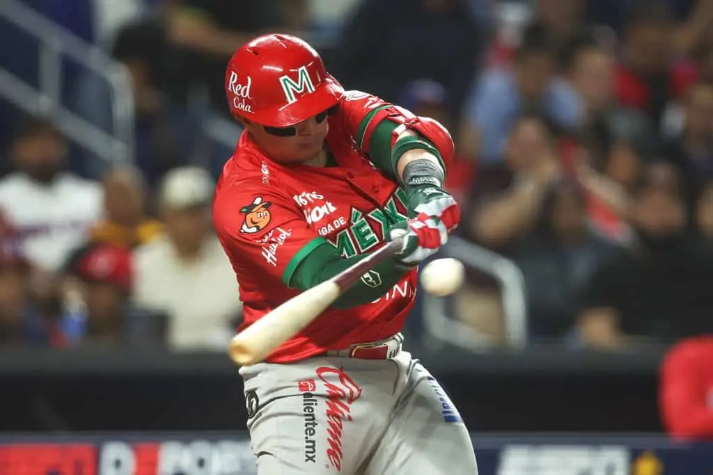 Naranjeros no se dan por vencidos y vencen a República Dominicana
