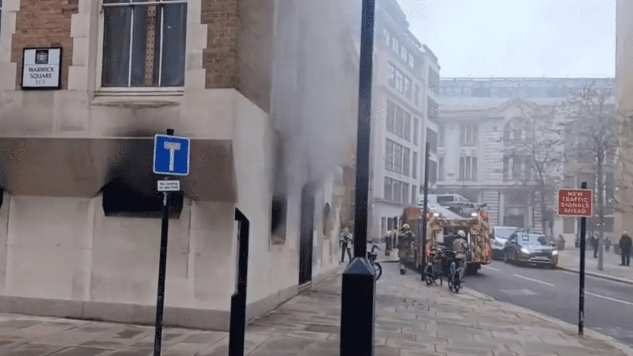 Incendio obliga a evacuación en el Tribunal Penal Central de Londres