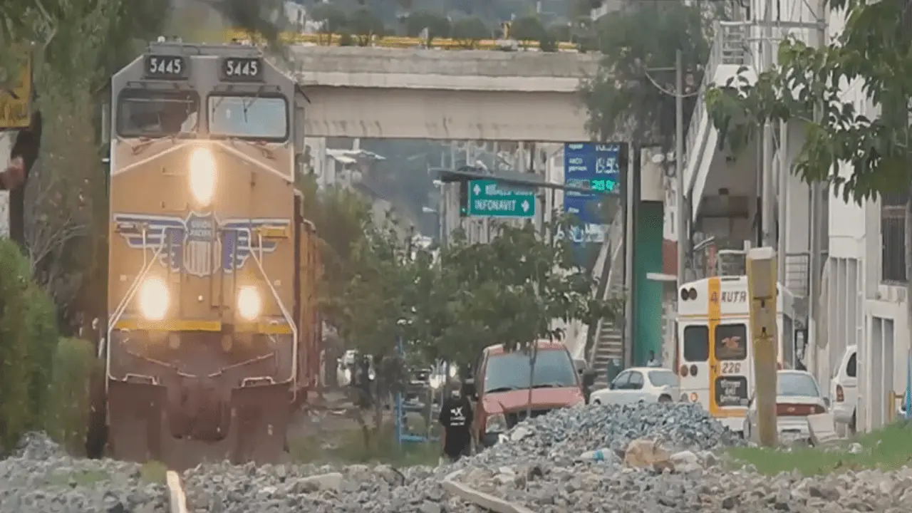 Informará AMLO sobre reubicación de vías del tren en Nogales