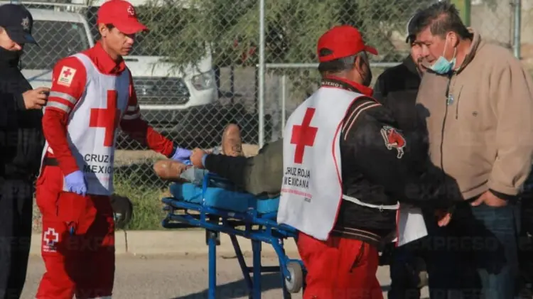 El hombre presentó una lesión en su pierna izquierda. (Foto: Ramón Munguía/EXPRESO)