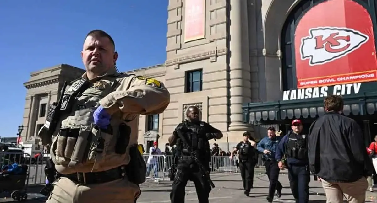 Reportan tiroteo en celebración de los Jefes de Kansas City