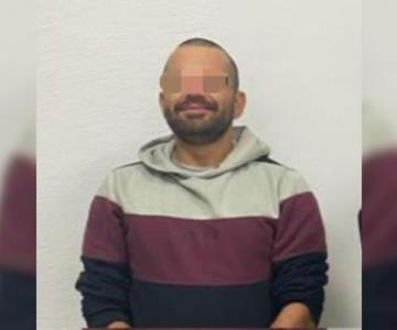 Procesan a hombre por presuntamente quemar los muslos de su expareja