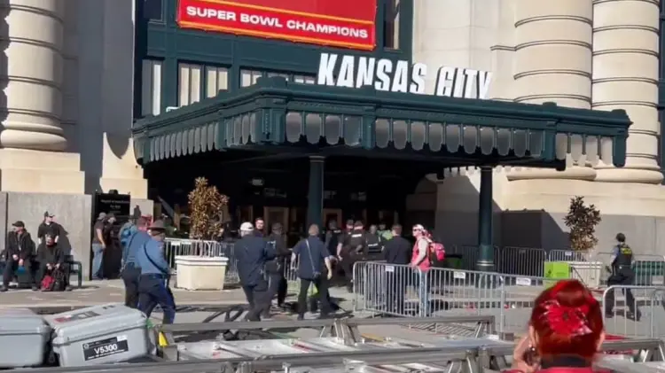 El tiroteo se suscitó durante el desfile de los Chiefs. (Foto: Captura de video)