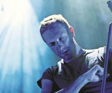 Vocalista de Coldplay visita barbería de CDMX