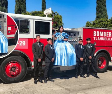 Quinceañera rinde emotivo homenaje a su padre bombero