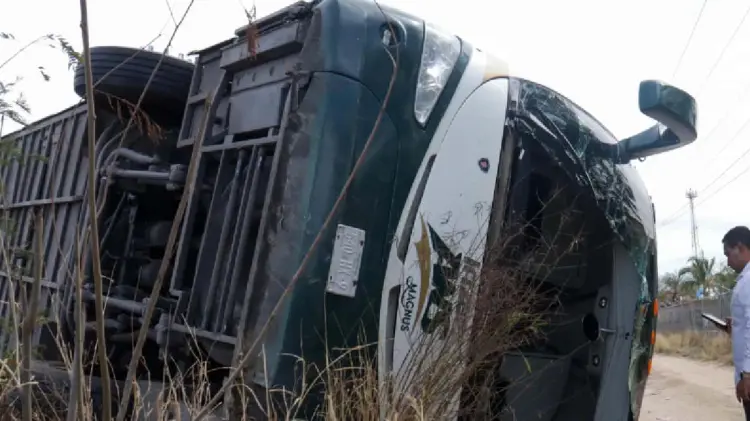 Camión Linea del Norte de Sinaloa (Foto:Especial/Expreso)