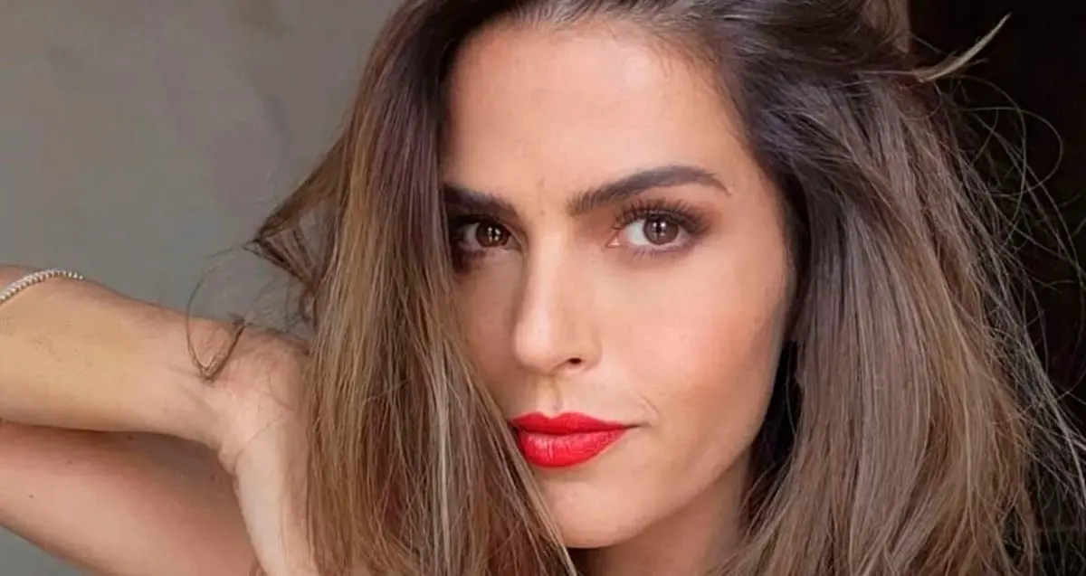 Claudia Álvarez alarma a sus seguidores al publicar foto desde el hospital