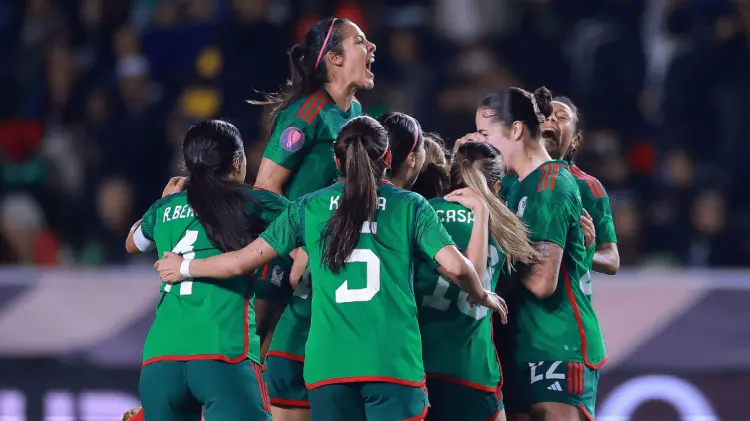 Jacqueline Ovalle y Mayra Pelayo marcaron los goles ante EU. (Foto: Cortesía)