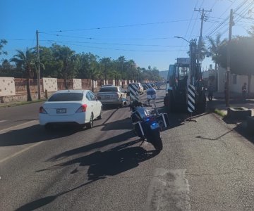 Cierran carril del bulevar Colosio por trabajos de Aguah